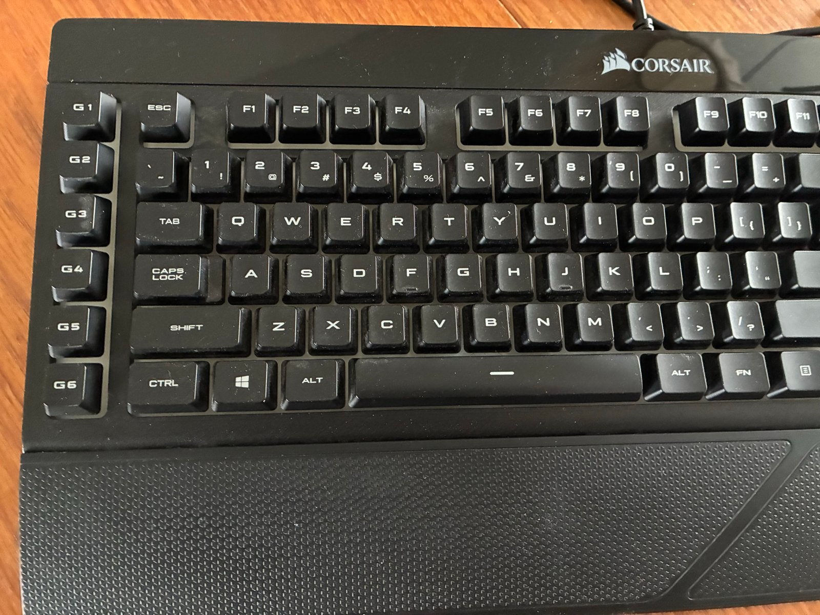 Corsair K55 RGB Gaming Toetsenbord met Polssteun, Gebruikt, Gaming toetsenbord, Ophalen of Verzenden, Qwerty