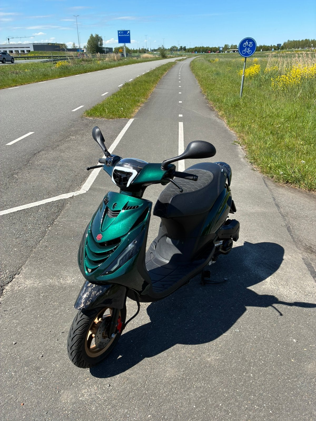 Piaggio zip 4 takt, Fietsen en Brommers, Scooters | Piaggio, Ophalen, Zo goed als nieuw, Benzine, Zip