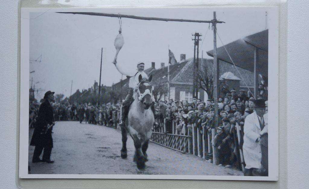 Folklore  gansrijden ringsteken Bieden € 10,00, Ophalen of Verzenden, Sterren en Beroemdheden