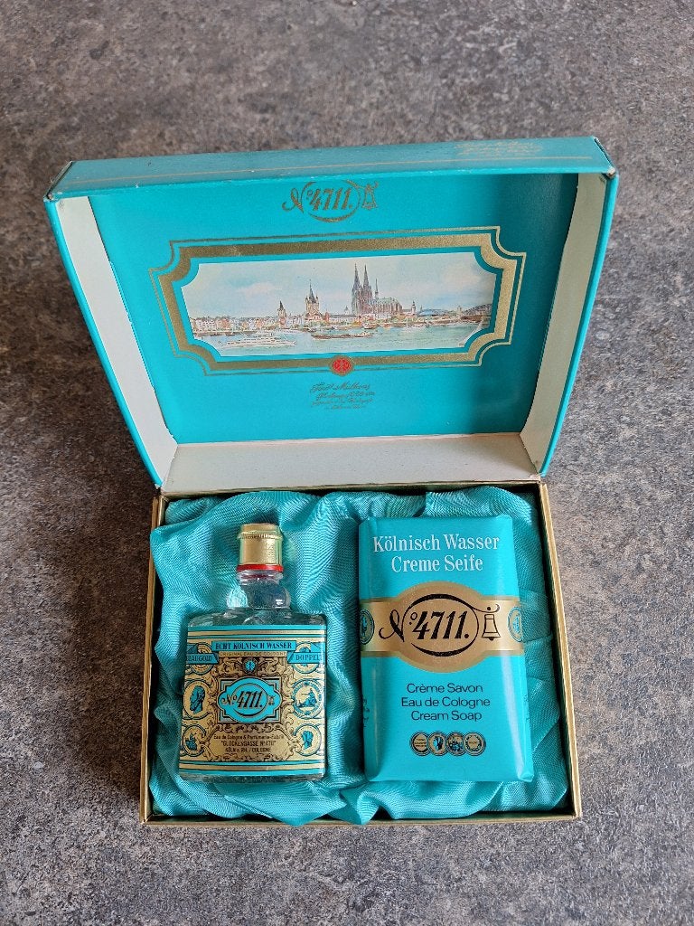 4711 Eau de Cologne in geschenkverpakking, Antiek en Kunst, Ophalen of Verzenden