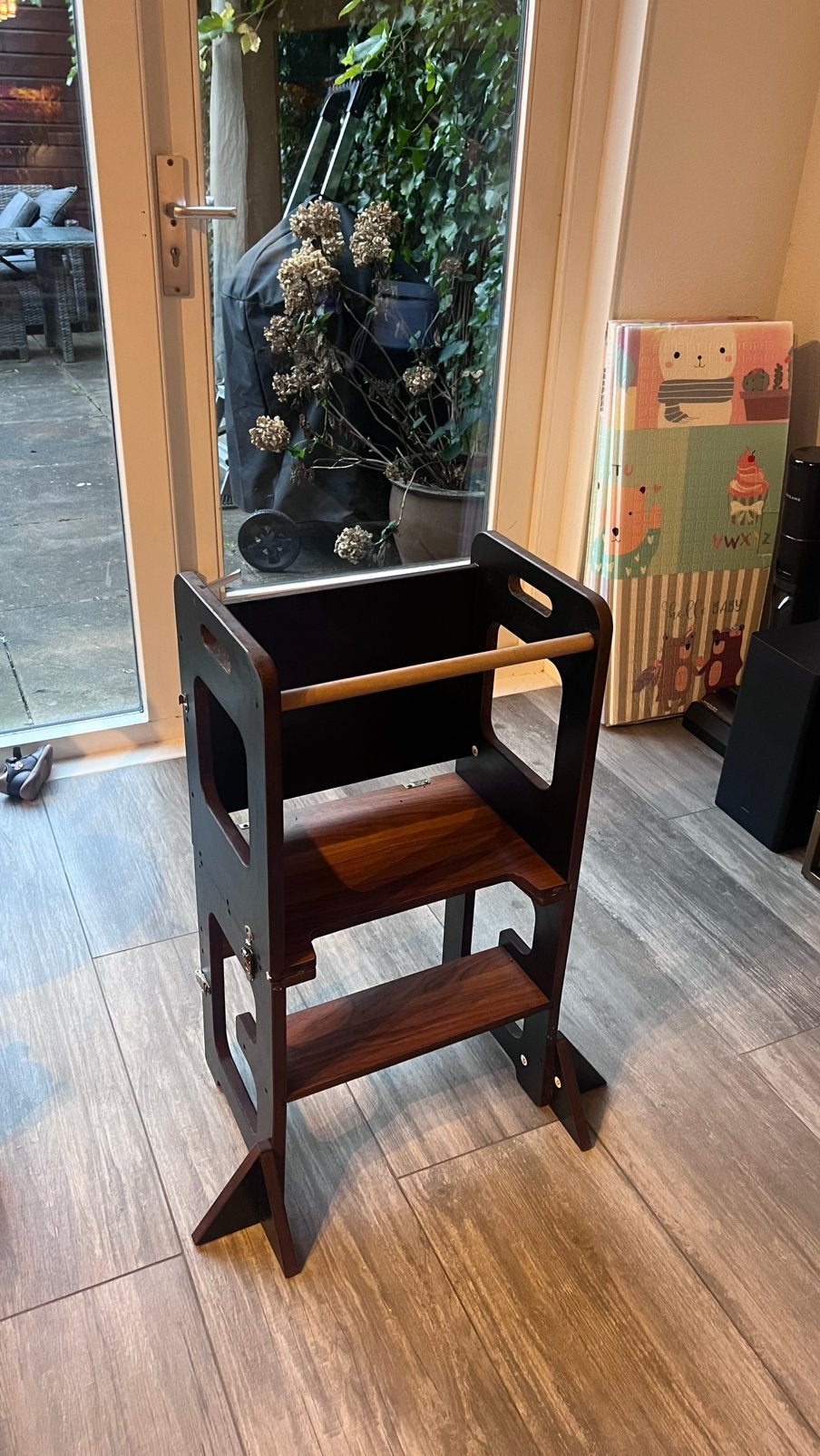 2-in-1 Wooden Learning Tower Converts into a Table and Chair, Ophalen, Gebruikt, Overige typen