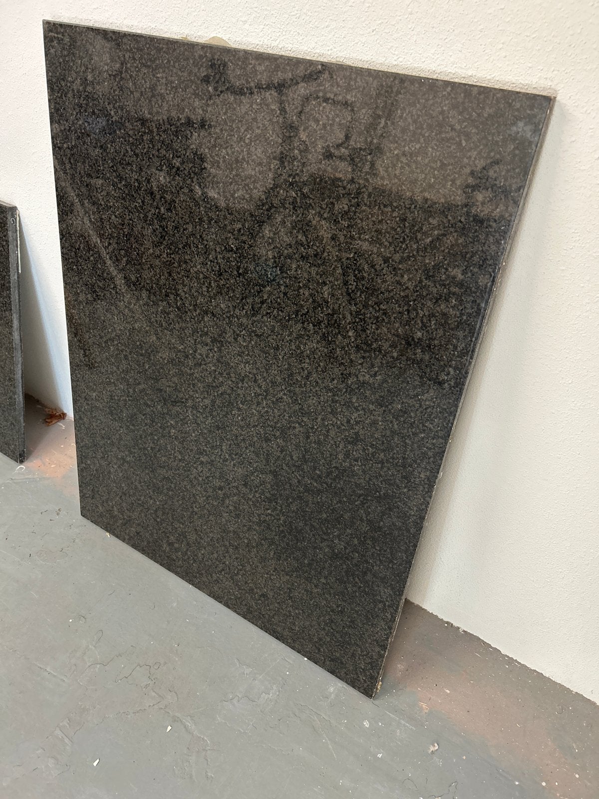 Donkergrijze granieten tegels - 90x70 cm, Doe-het-zelf en Verbouw, Ophalen, 60 cm of meer, Graniet, 40 tot 60 cm