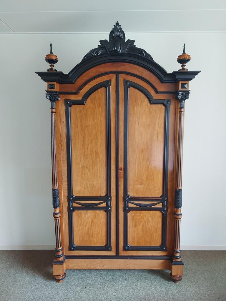 Ebonized Renaissance armoire (kleding-/linnenkast) uit 1890, Antiek en Kunst, Ophalen