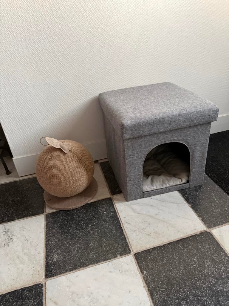 Hokje voor kat of poes met krab paal en kattenluik nieuw, Dieren en Toebehoren, Ophalen, Nieuw