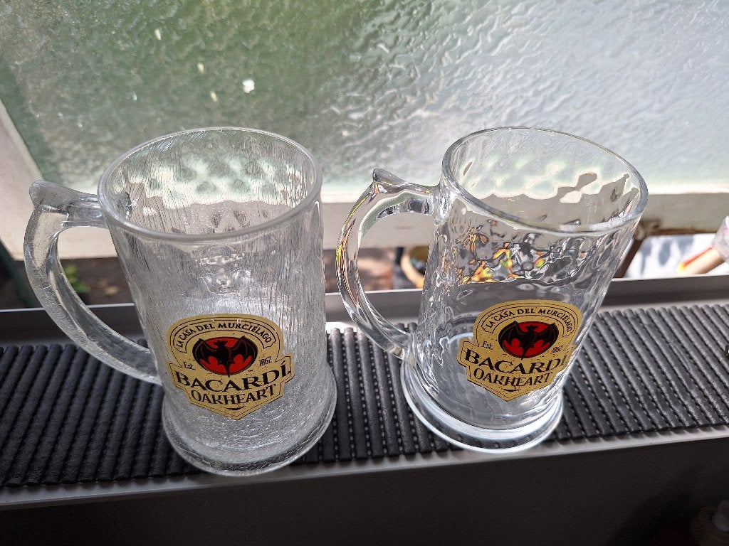 BACARDI OAKHEART pullen 2 stuks, kunststof, Verzamelen, Ophalen of Verzenden, Zo goed als nieuw, Gebruiksvoorwerp