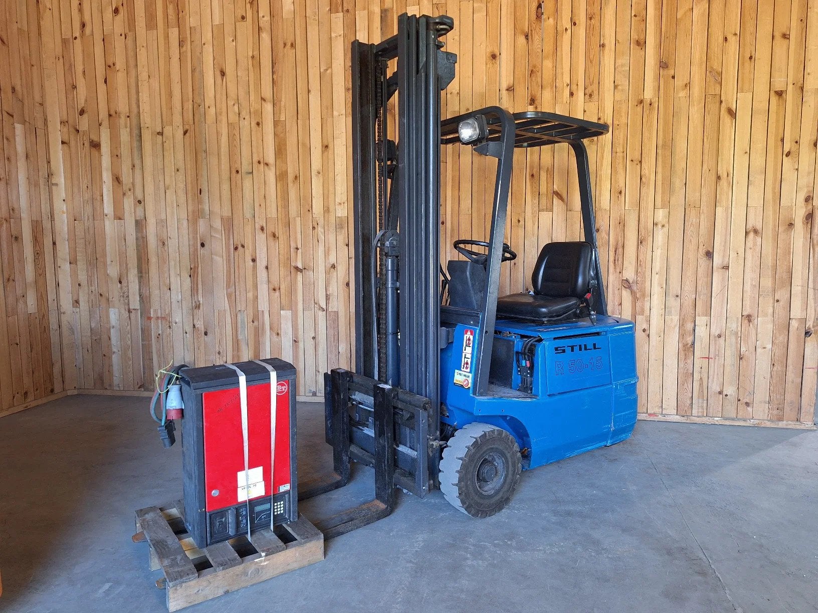 Still Heftruck R50-15 548 cm triplo met nette batterij (0016, Zakelijke goederen, Elektrisch, Heftruck, Still