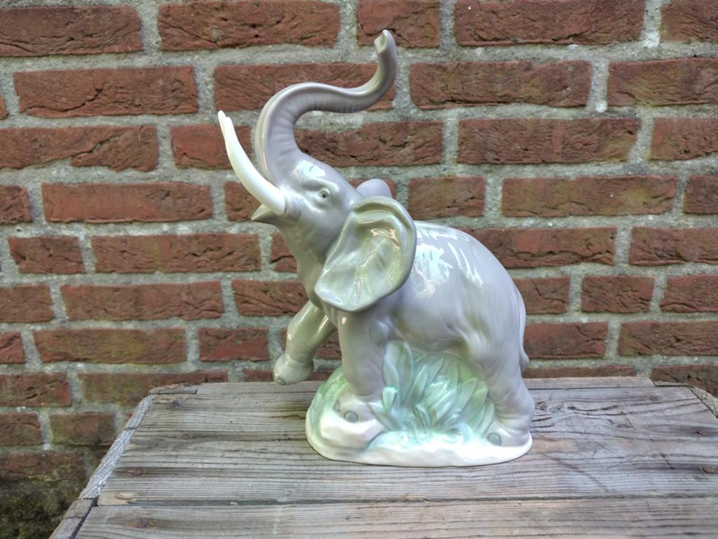 Nao made by Lladro porseleinen olifant, Ophalen of Verzenden