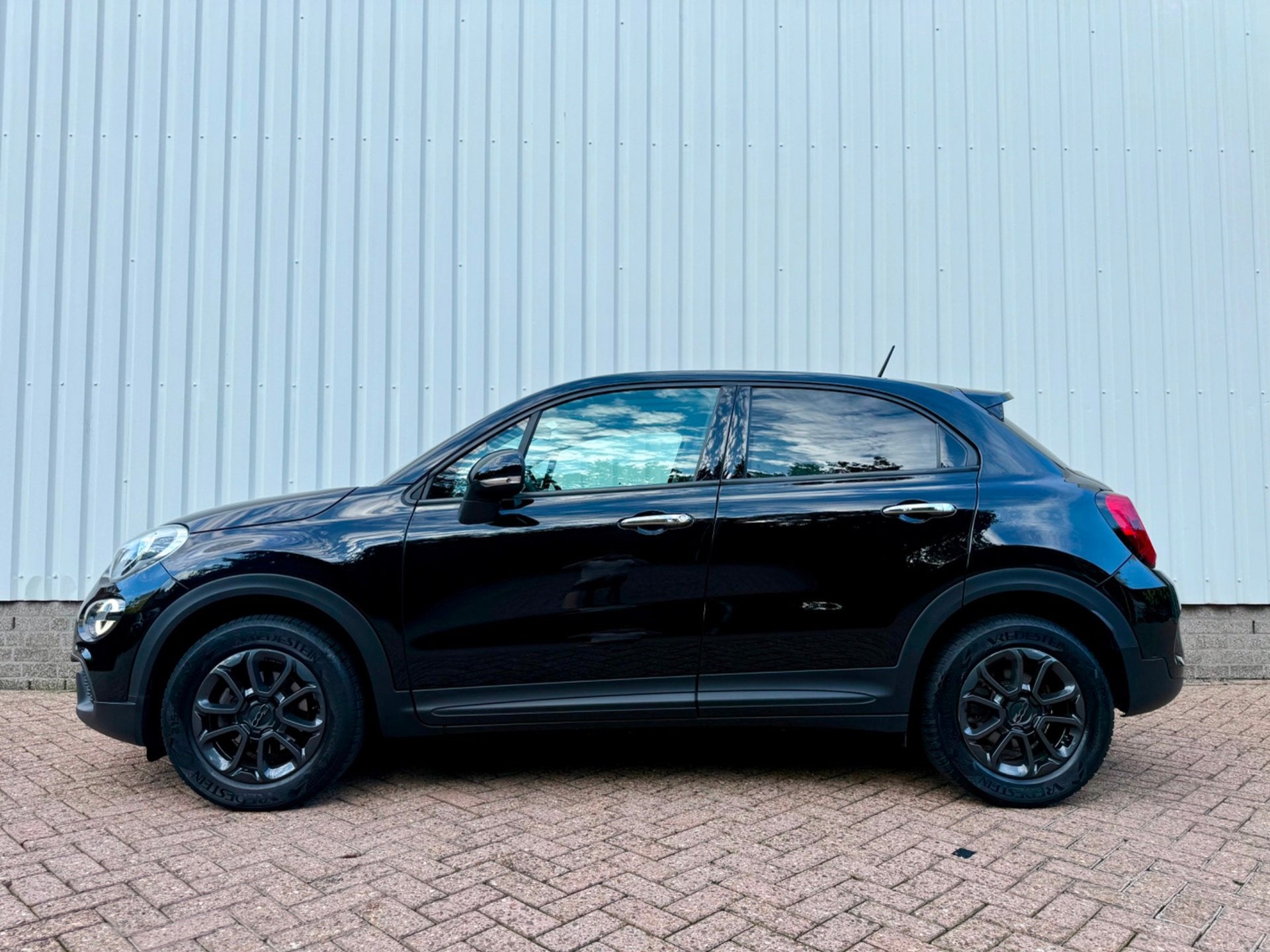 Fiat 500 X 1.0 GSE Lounge, CarPlay, PDC, Camera, Trekhaak, 4, Voorwielaandrijving, Zwart, Origineel Nederlands, Bedrijf