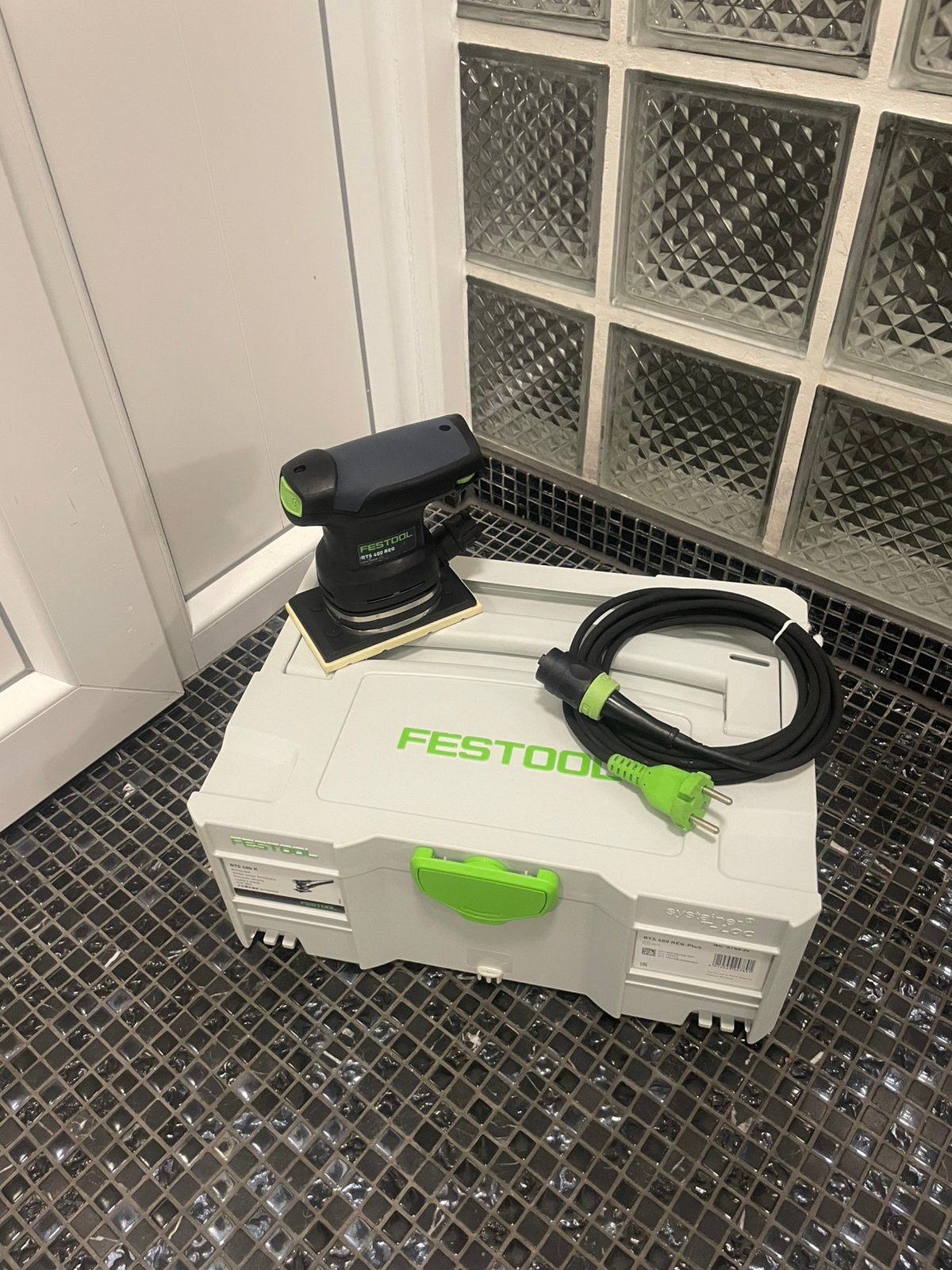 Festool RTS 400 REQ vlakschuurmachine., Ophalen of Verzenden, Zo goed als nieuw, Minder dan 600 watt, Vlakschuurmachine