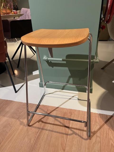 Normann Copenhagen barkruk H65cm, Ophalen, Gebruikt, Met voetsteun, 60 tot 90 cm