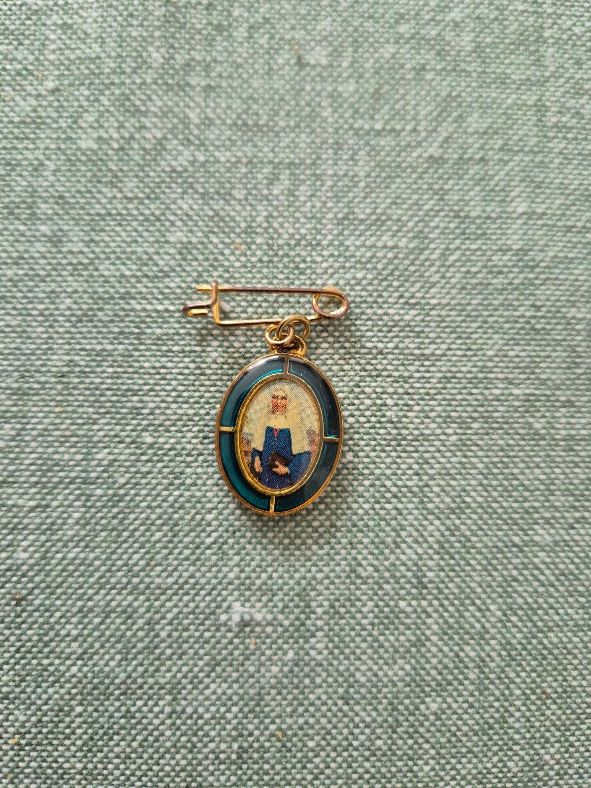 Vintage Speld Beata Josepha Stenmanns Medaillon, Overige materialen, Gebruikt, Overige kleuren, Minder dan 4 cm