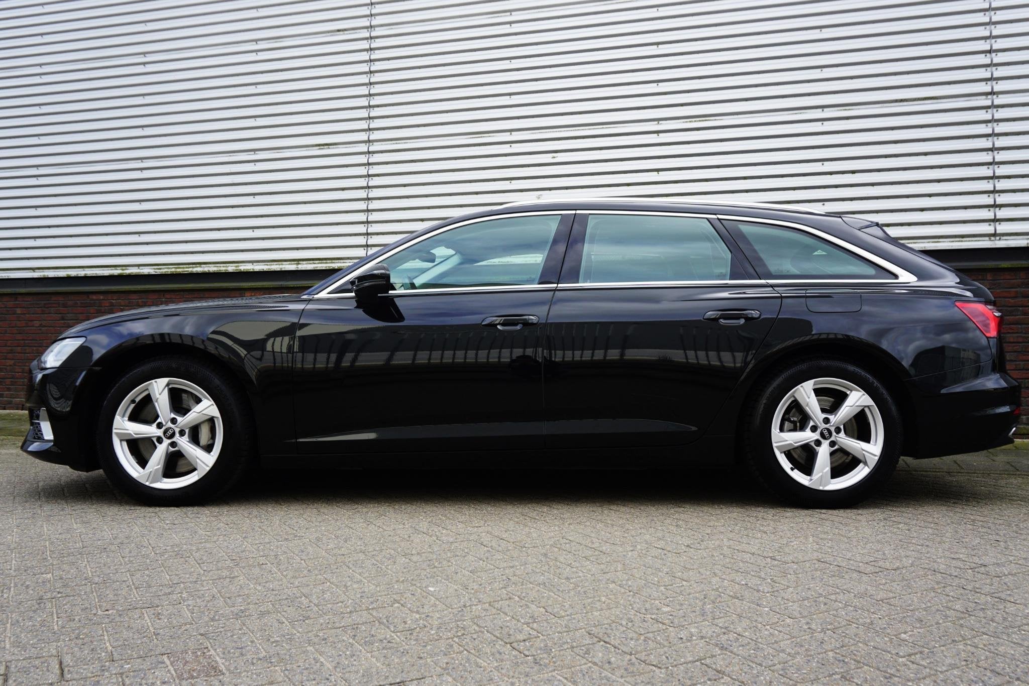 Audi A6 Avant 50 TFSI e Quattro 300PK/Leer/Trekhaak/Dealer O, Auto's, 77 km/l, Gebruikt, Leder en Stof, Zwart