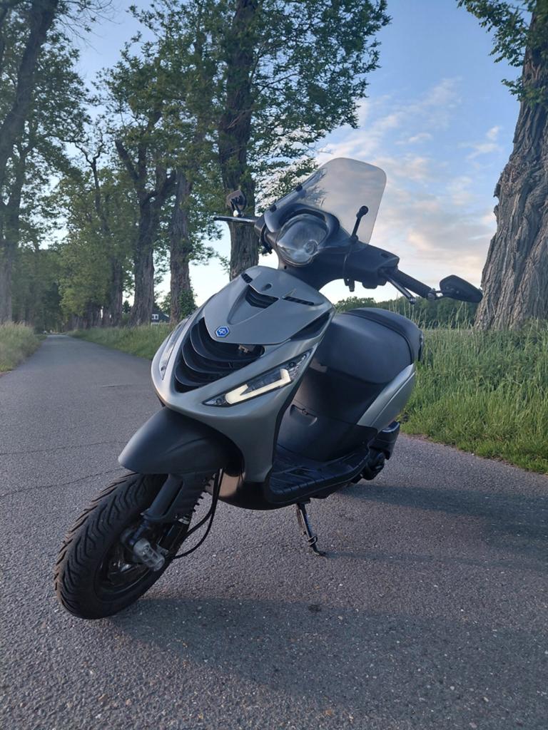 Piaggio Zip 80cc SP vork, Fietsen en Brommers, Snorfietsen en Snorscooters, Zo goed als nieuw, Piaggio, Benzine, Ophalen