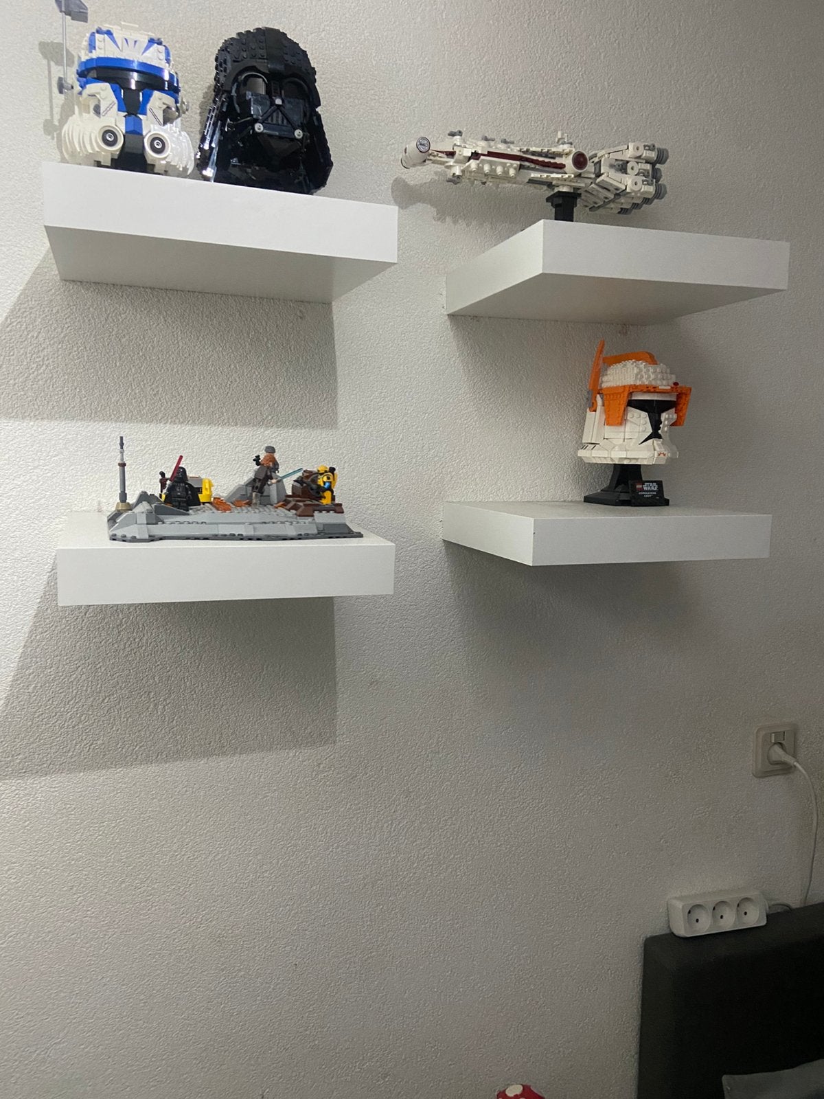 4 kleine wandplankjes ikea, Ophalen, Gebruikt