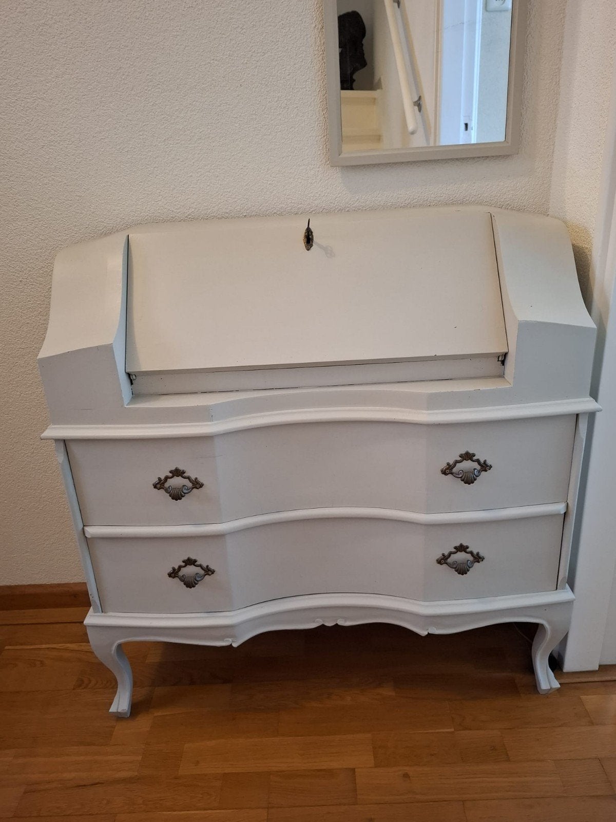 Stijlvolle secretaire, Ophalen