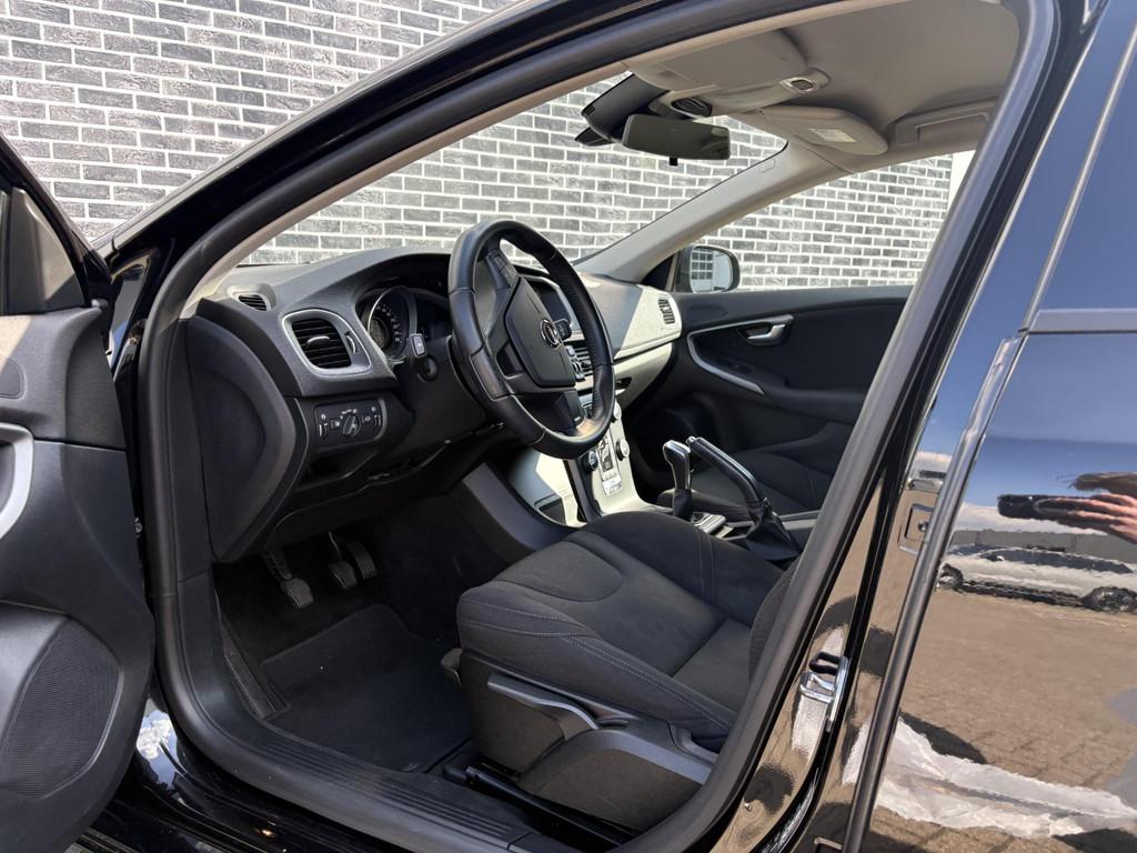 Volvo V40 2.0 T2 Base | All season banden | Airconditioning, 12 maanden, Stof, Gebruikt, Euro 6