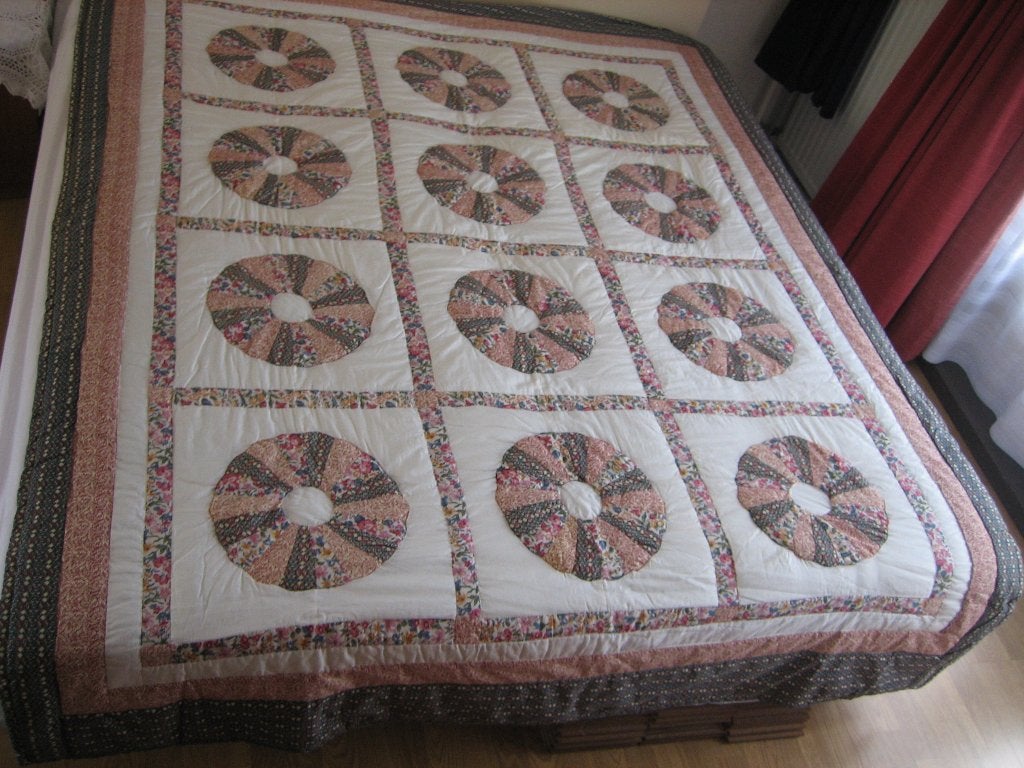 Nieuw,handwerk patchwork quilt / sprei /bedsprei., Wit, Ophalen of Verzenden, Deken of Dekbed, Nieuw
