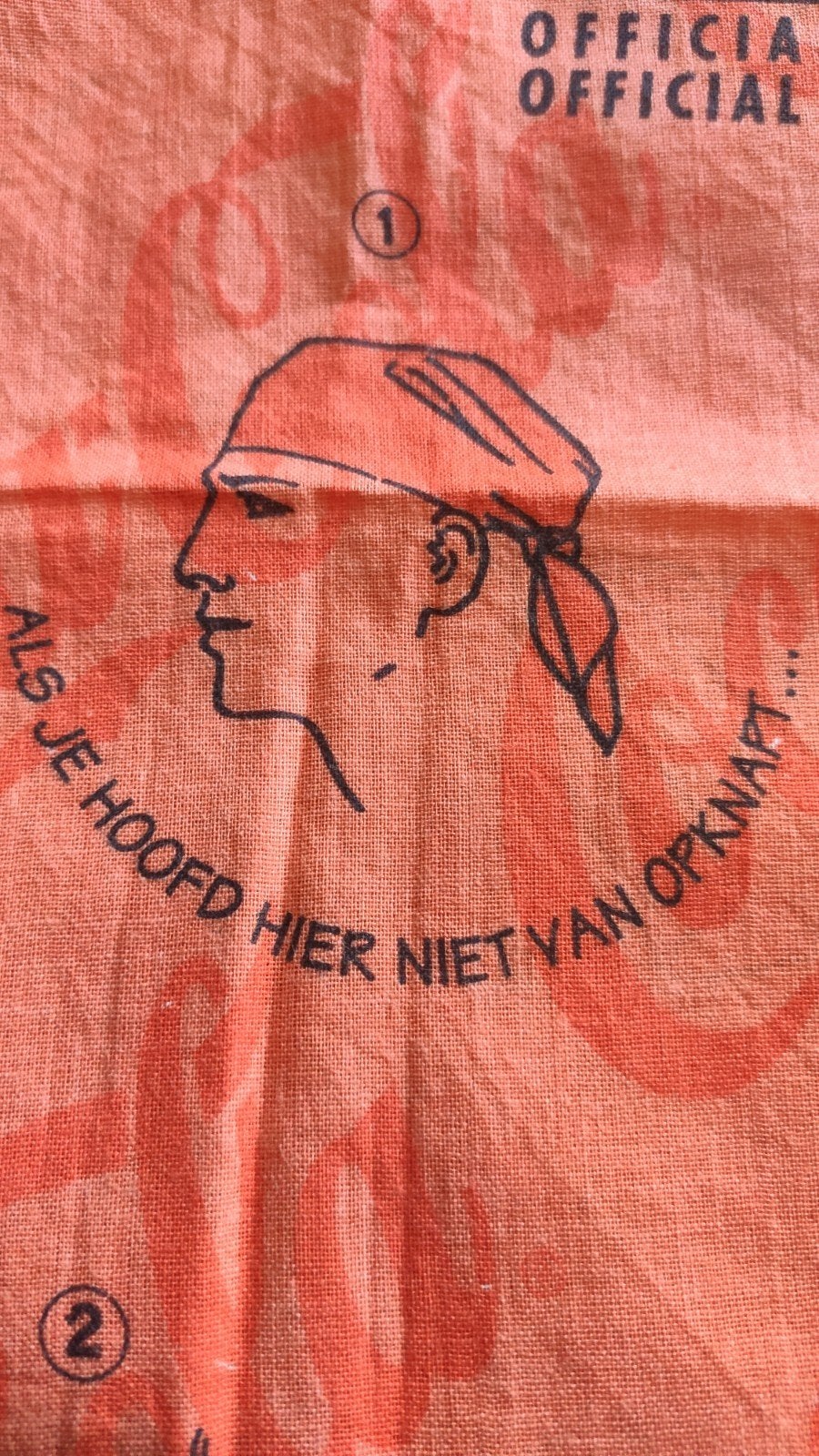 Oranje Bandana, Ophalen, Zo goed als nieuw