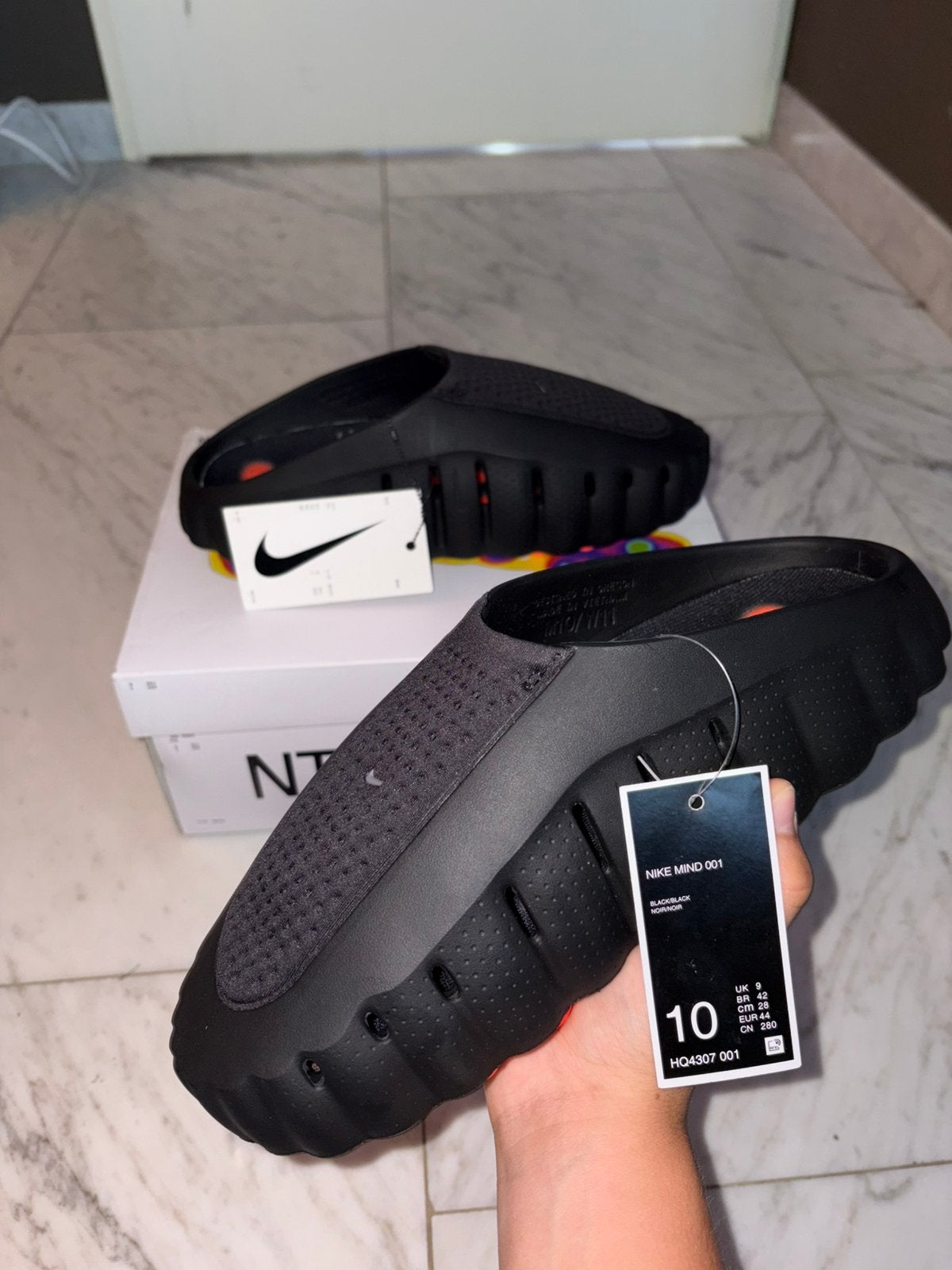 Nike Mind 001 Slippers Zwart Maat 42, Slippers, Zwart, Nieuw, Ophalen of Verzenden