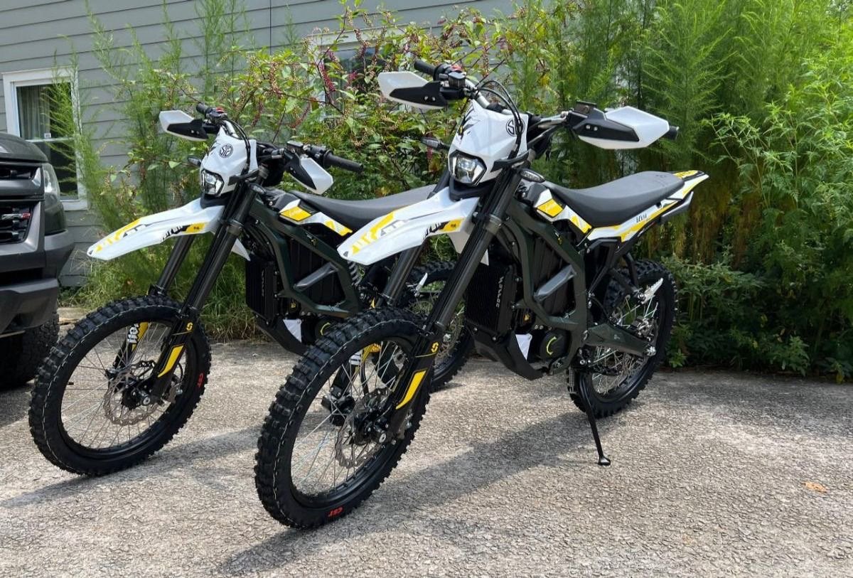 Sur-Ron Ultra Bee 2024 Off-Road – Nieuw – 12.5 kW, Ophalen, Zo goed als nieuw
