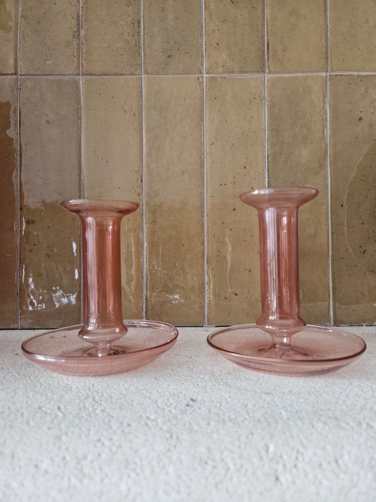 2 glazen oud roze kandelaars 12 cm, Ophalen of Verzenden, Roze