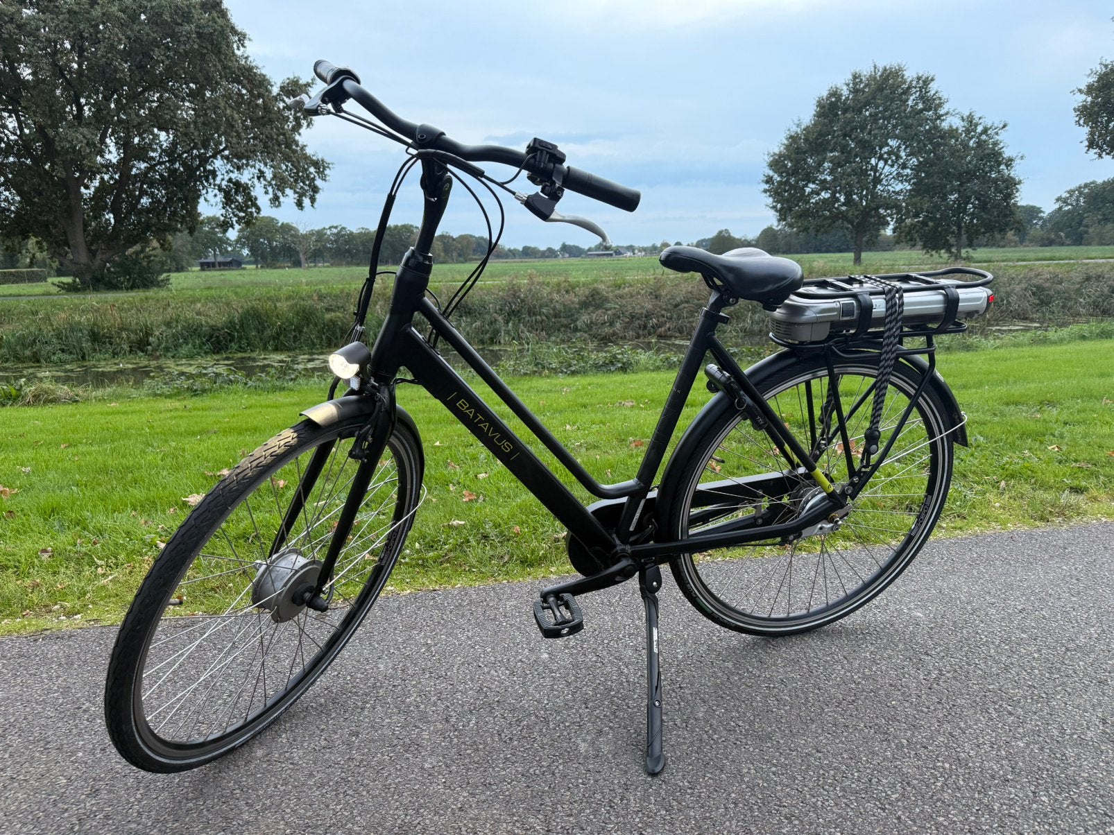 Nette elektrische Batavus Fonk damesfiets / schoolfiets, Fietsen en Brommers, Ophalen, Versnellingen, Batavus, Trommelrem