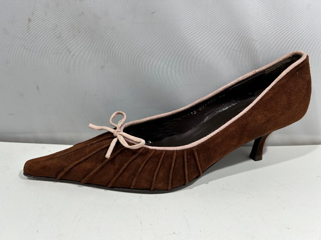 Lodi, maat 38. Stijlvolle bruin suède punt pumps, Kleding | Dames, Pumps, Bruin, Verzenden, Zo goed als nieuw