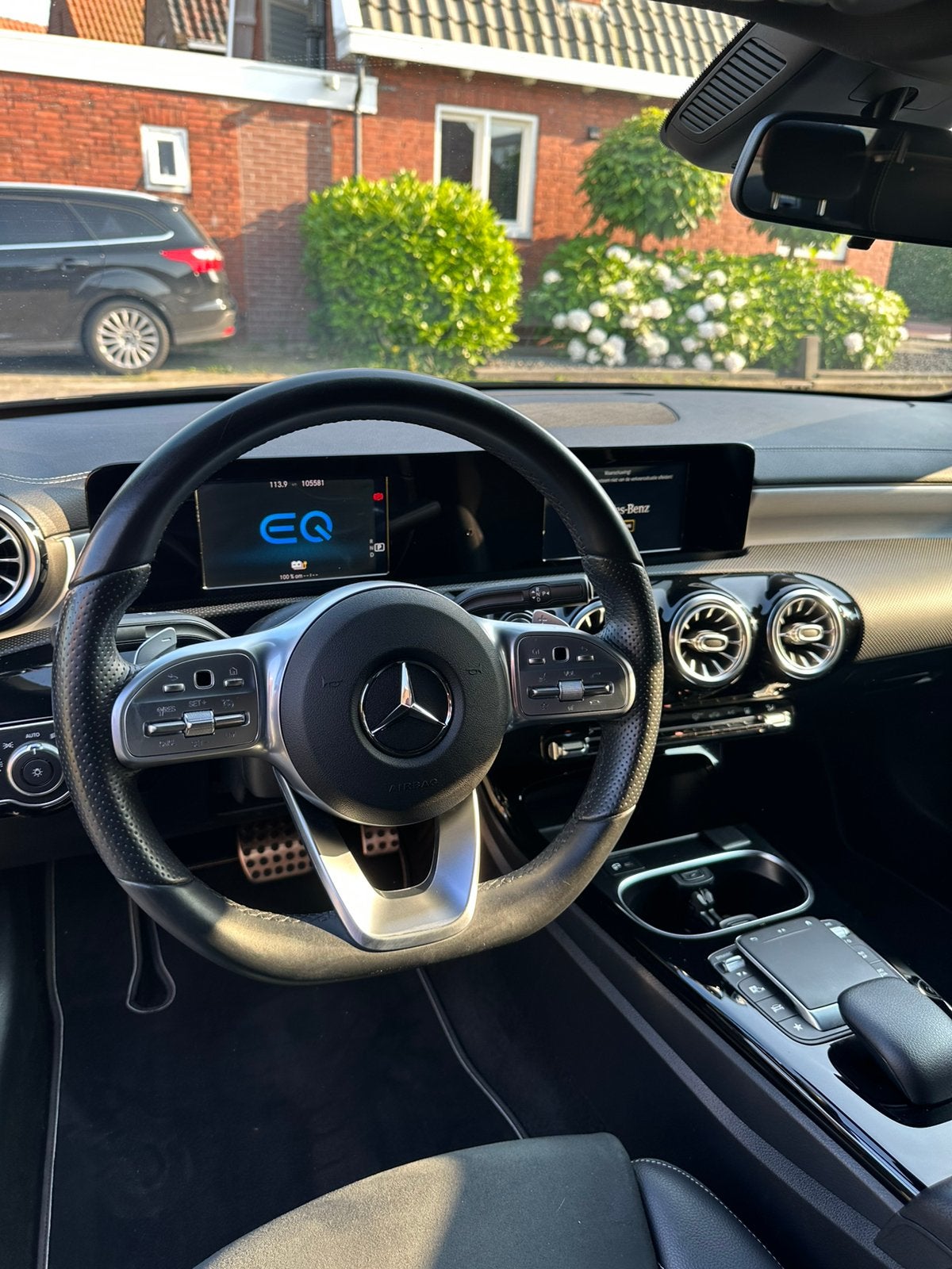 Foto 10 van Mercedes-Benz A-Klasse A 250 e 218pk 8G-DCT 2020 Zwart