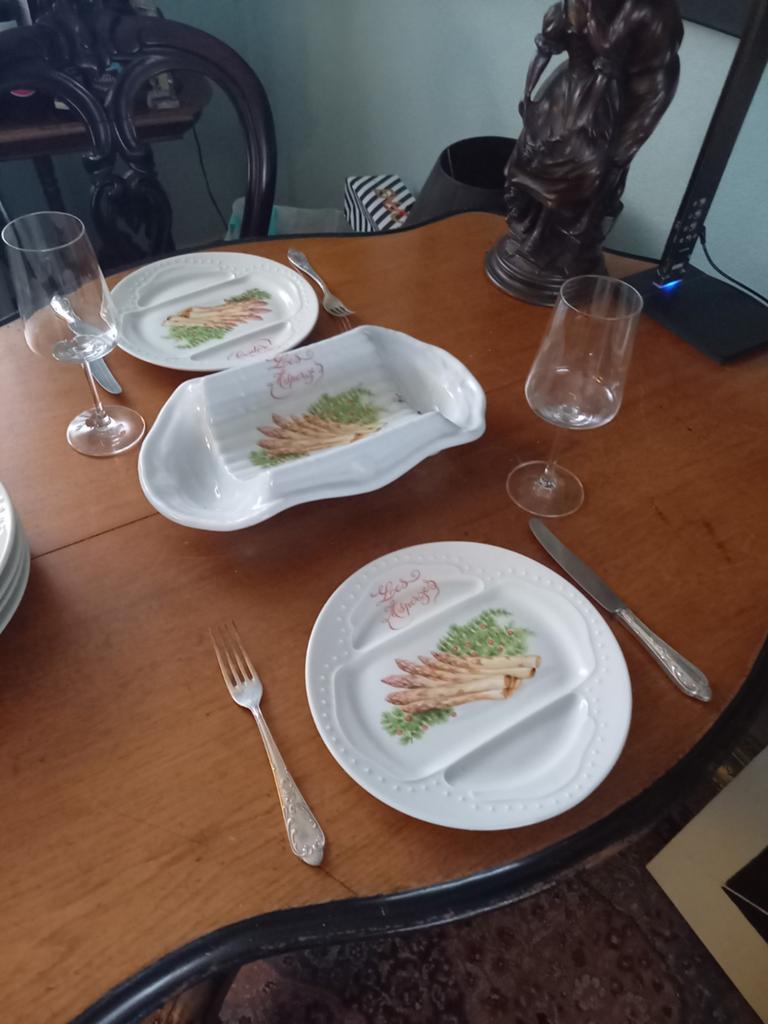 uniek porseleinen Asperges servies 12 of 6 pers France, Ophalen of Verzenden