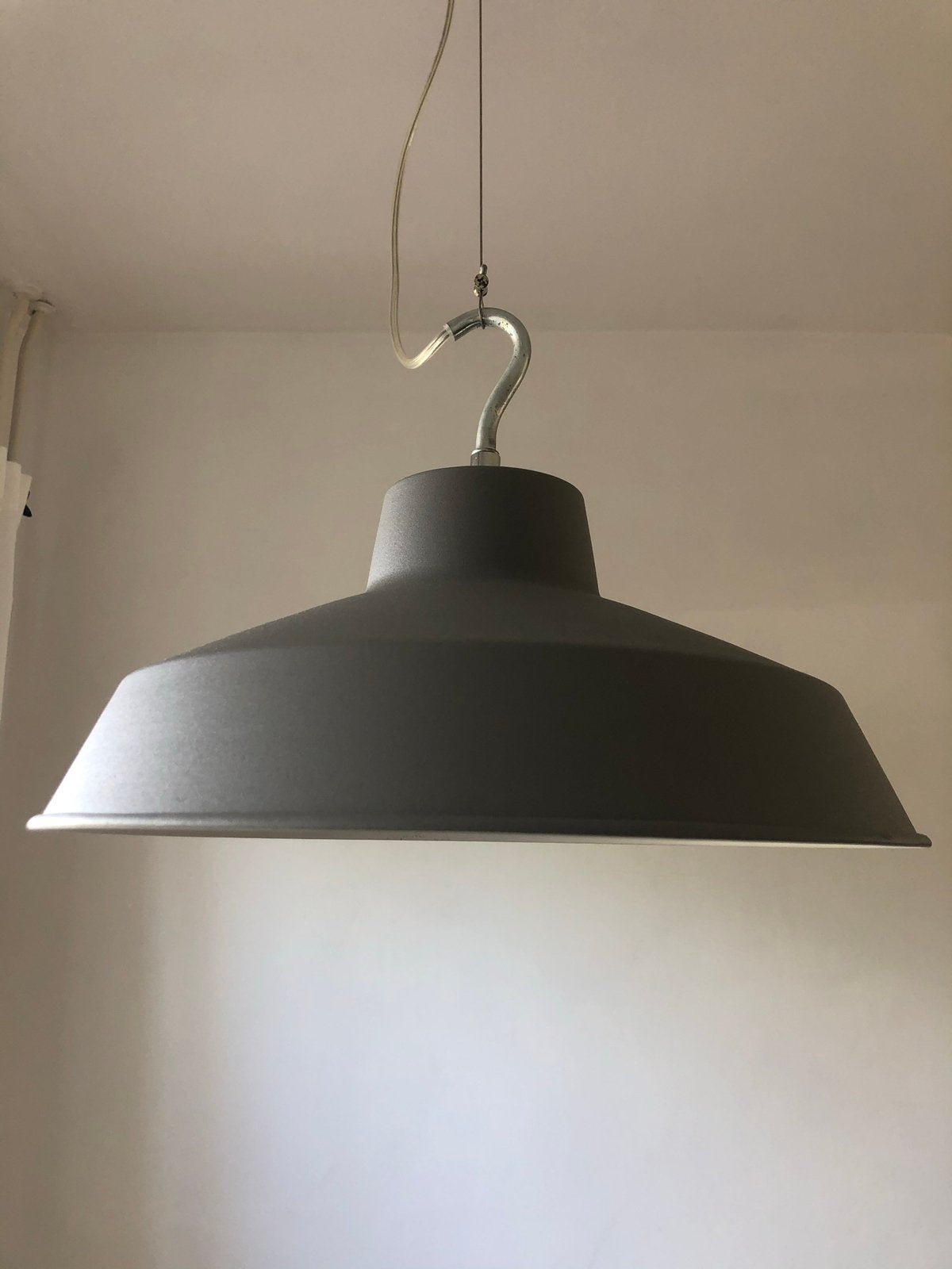 Industriële hanglamp – grijs metaal, Ophalen, Zo goed als nieuw, Metaal