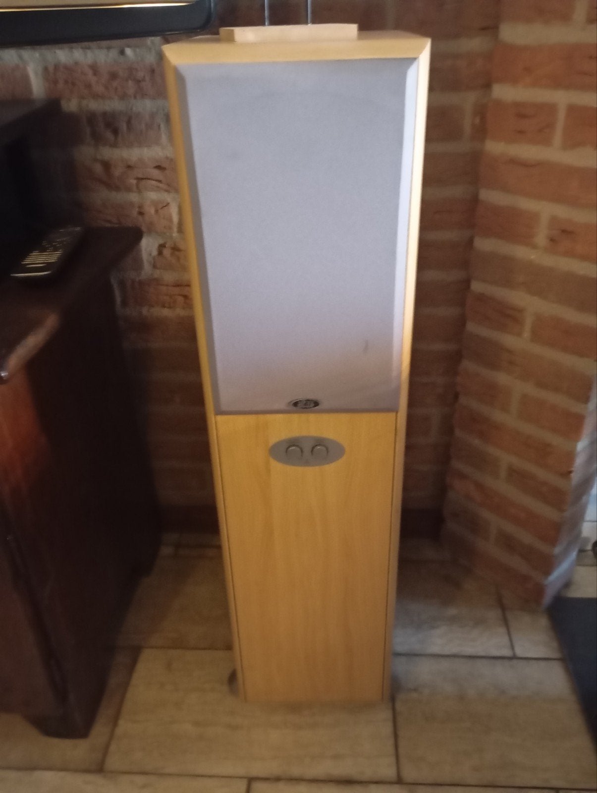 Eltax Power Tower Vloerstaande Luidspreker met Subwoofer, Vloerstaande luidspreker, Gebruikt, 60 tot 120 watt, Basreflex