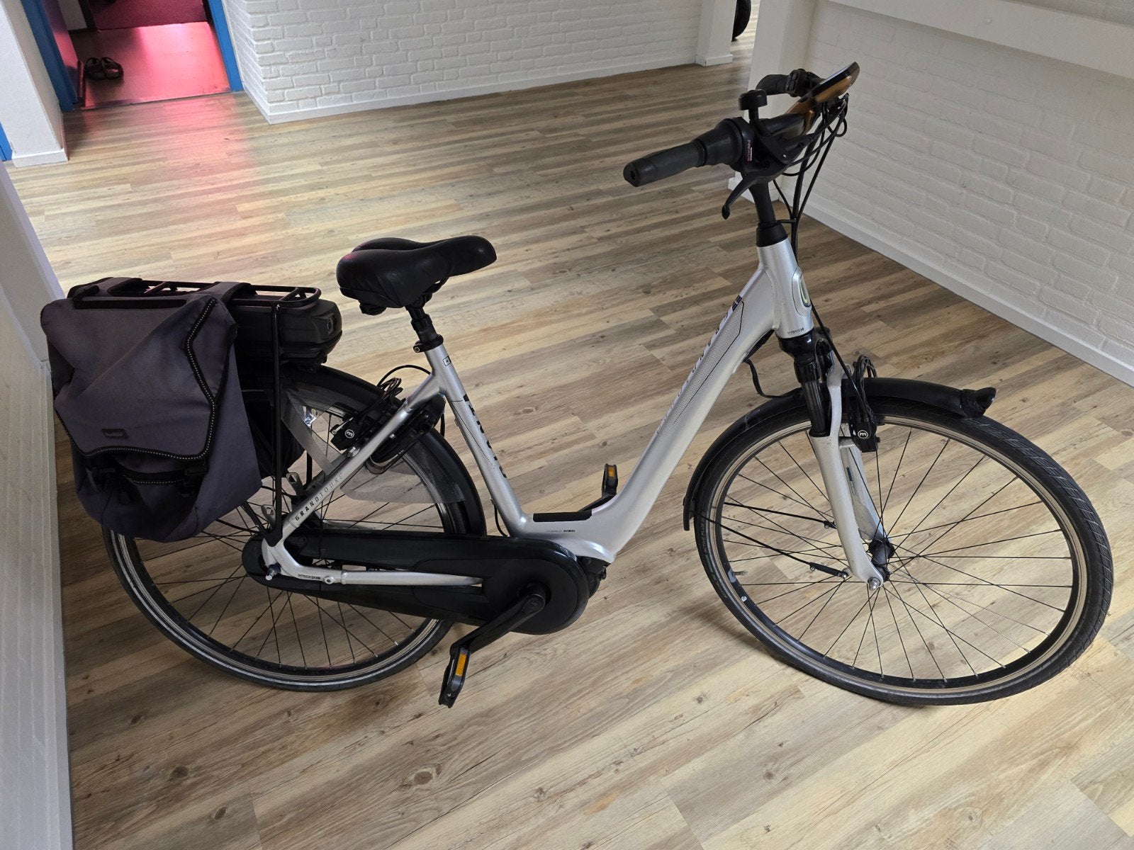Elektrische fietsen lees de advertentie, Fietsen en Brommers, Elektrische fietsen, Zo goed als nieuw, Sparta, 51 tot 55 cm, Ophalen of Verzenden