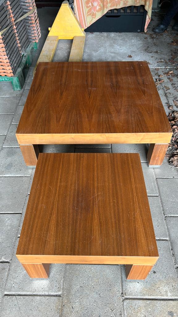 Gratis afgalen: 2 tafels 1m x 1m en 60 cm x 60 cm, Ophalen, Gebruikt, 50 tot 100 cm, 50 tot 75 cm
