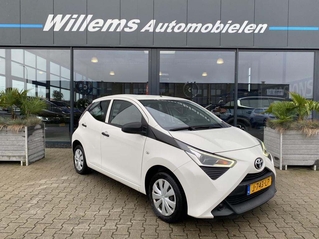 Toyota Aygo 1.0 VVT-i x-fun Airco & Bluetooth (bj 2020), Voorwielaandrijving, Stof, Gebruikt, Met garantie (alle)