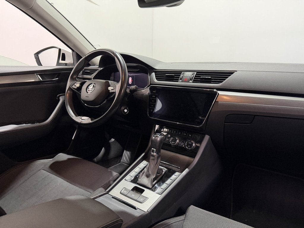 Skoda Superb Combi 1.4 TSI iV Business Edition Plus - Pano /, Auto's, Skoda, Gebruikt, Euro 6, Wit, Hybride Elektrisch/Benzine