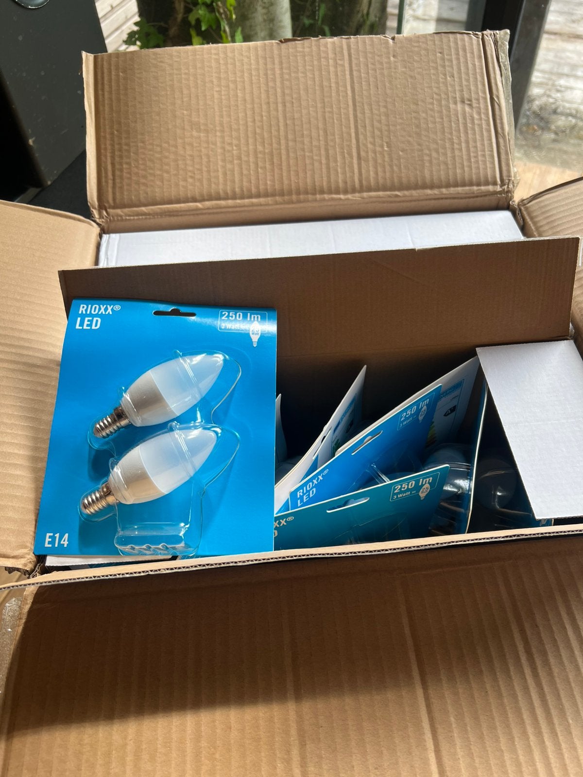 3 dozen 3 watt e14 kaars lamp groote partij, Ophalen of Verzenden, Zo goed als nieuw, E14 (klein), Gloeilamp