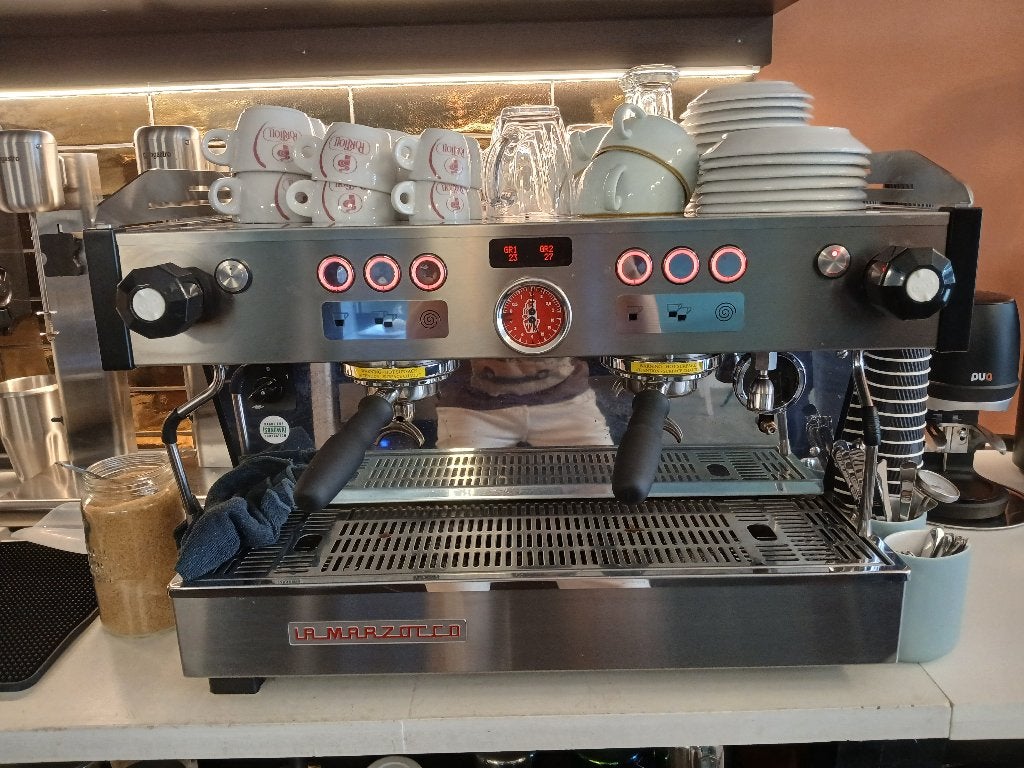 LaMarzocco Linea PB, 10 kopjes of meer, Ophalen, Nieuw, Koffiemachine