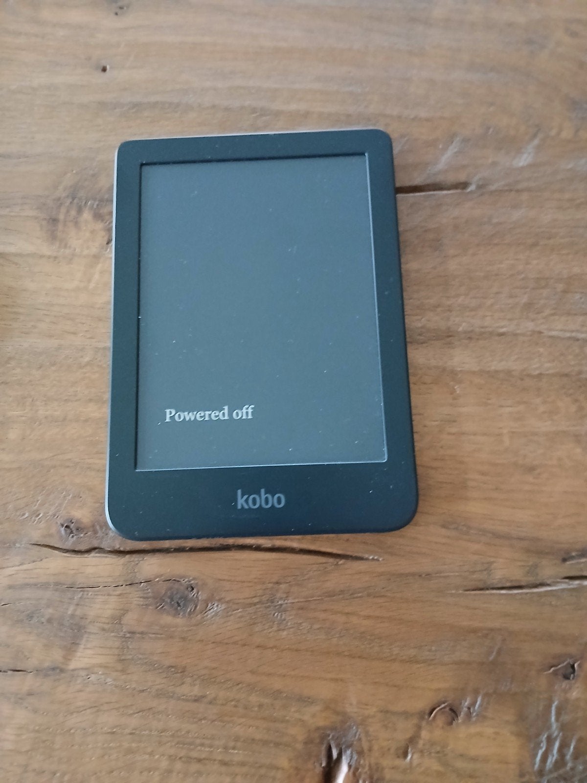 Kobo Clara E-reader met blauwe hoes, 6 inch of minder, Kobo, Ophalen of Verzenden, 16 GB of meer