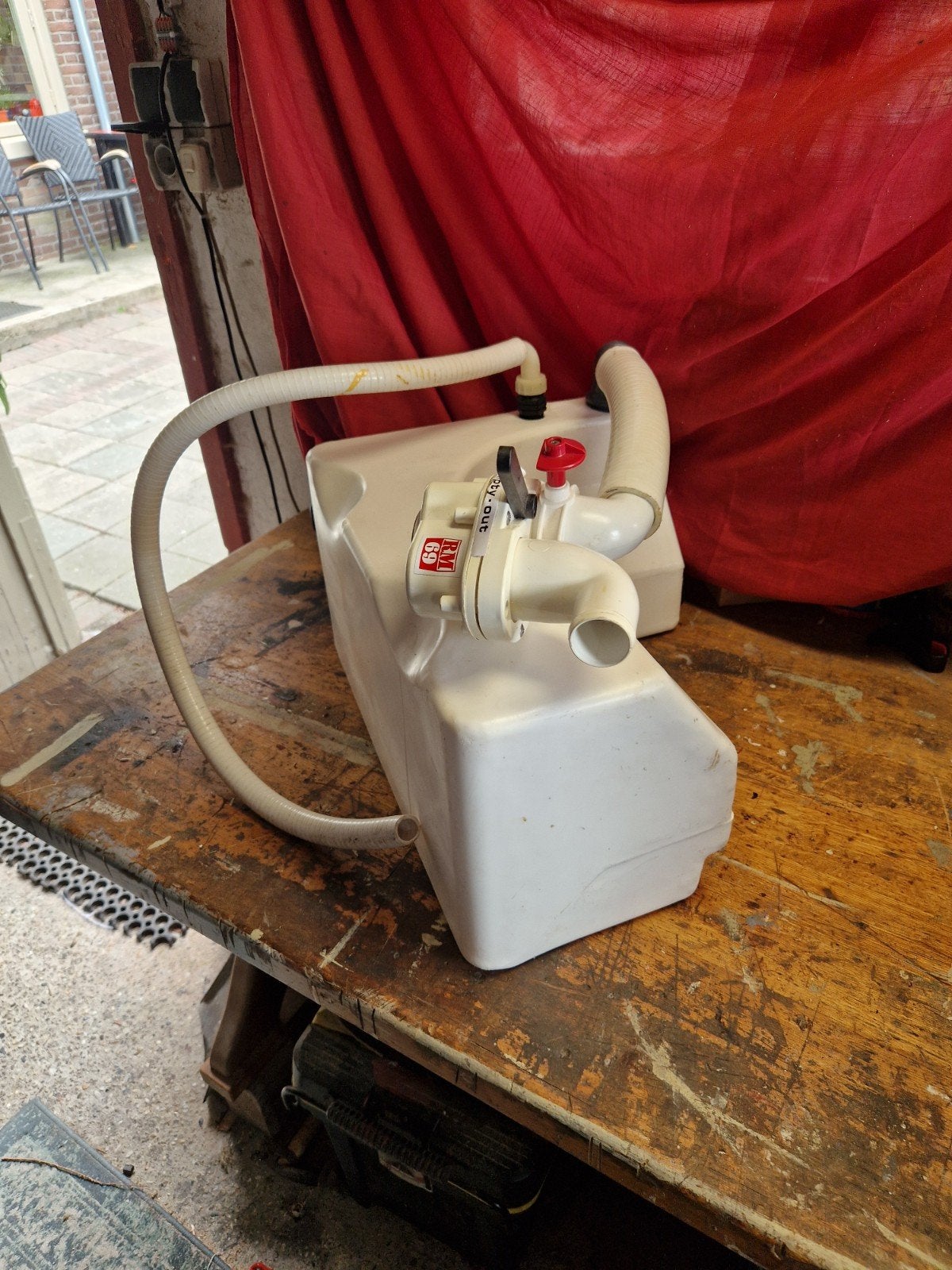 RM 69 Buffertank met pomp voor boot of camper, Ophalen of Verzenden, Gebruikt, Kombuis en Sanitair
