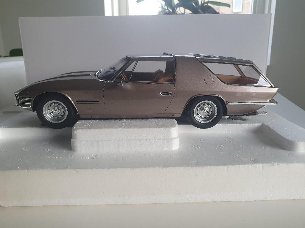 1:18 Ferrari 330 GT Shooting Brake Vignale Metallic Brown, Auto, Autoart, Matrix, Ophalen of Verzenden