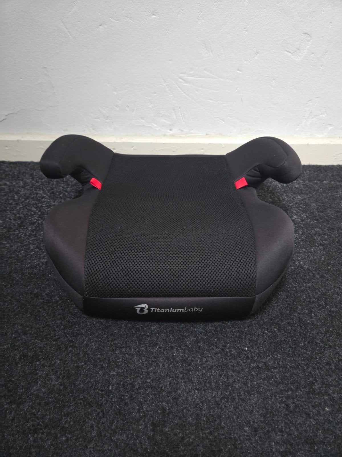Titaniumbaby Tano zitverhoger met Isofix - Zwart, Autogordel of Isofix, Gebruikt, 15 t/m 36 kg, Ophalen