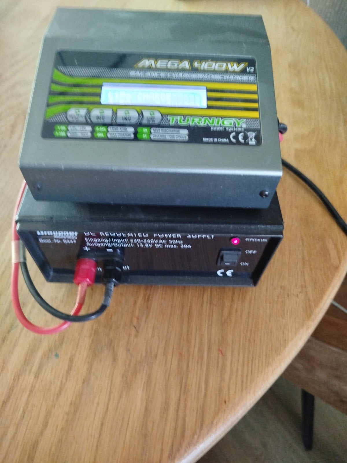 Turnigy MEGA 400W V2 Balanslader met voeding, Ophalen of Verzenden, Zo goed als nieuw