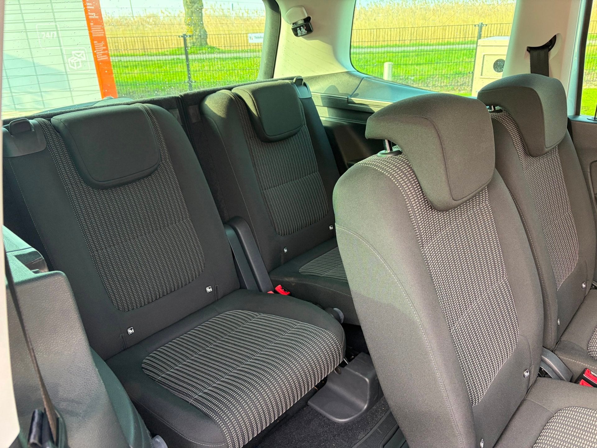 Seat Alhambra 1.4 TSI Style Led 7 Per / Trekhaak DSG BTW IN, Auto's, Seat, Dealer onderhouden, Gebruikt, Zwart, 4 cilinders