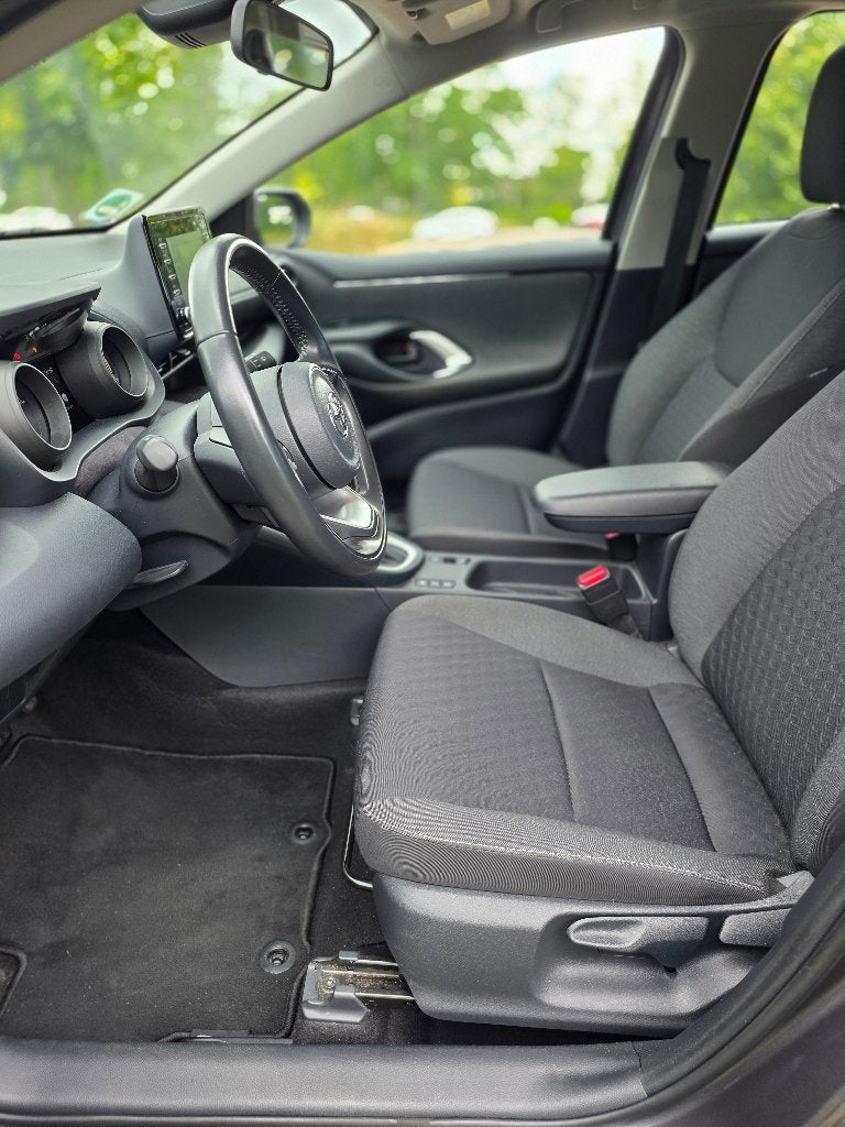 Foto 6 van Yaris Hybrid 2020 grijs Garantie Trekh, Android auto Keyless