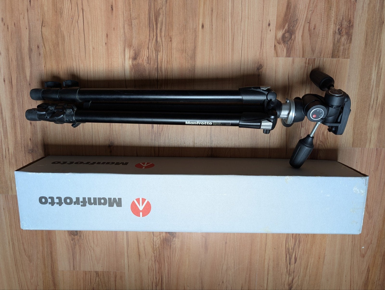 Manfrotto 055XDB 804RC2 HD Statief met Balhoofd