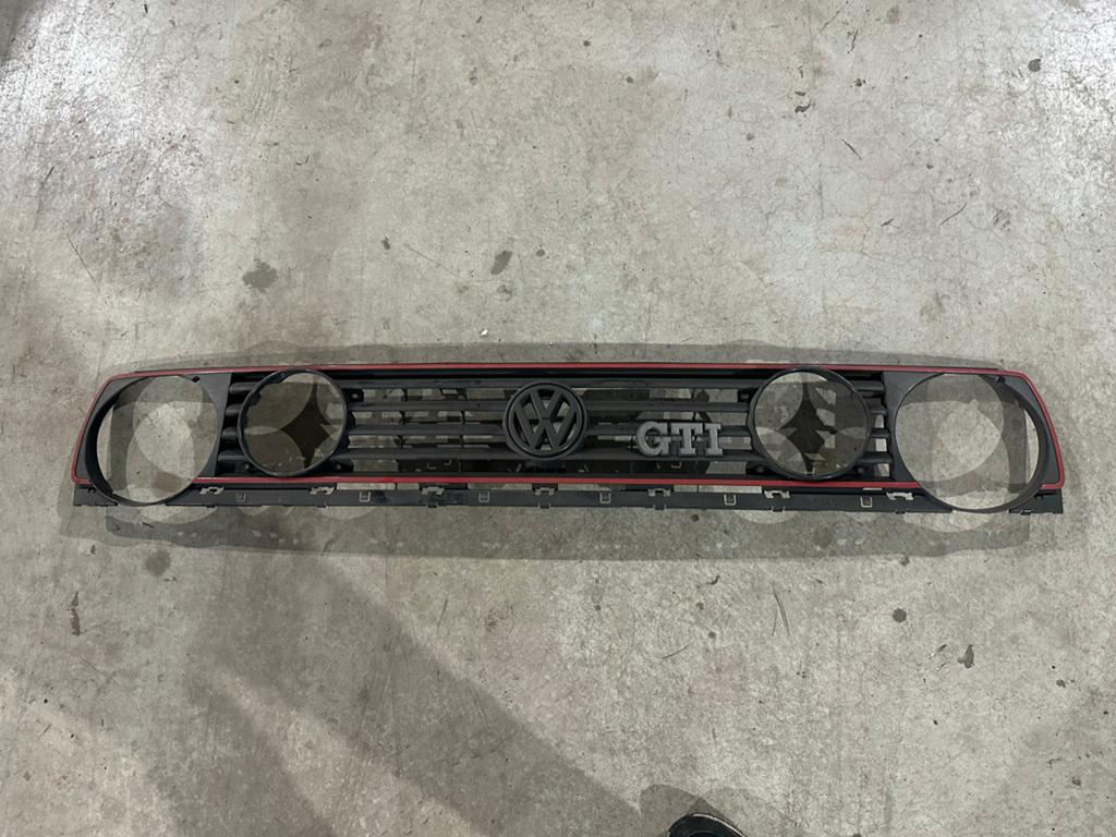 VW Golf 2 GTI Grill - Origineel en in goede staat, Auto-onderdelen, Ophalen, Gebruikt, Voor, Volkswagen