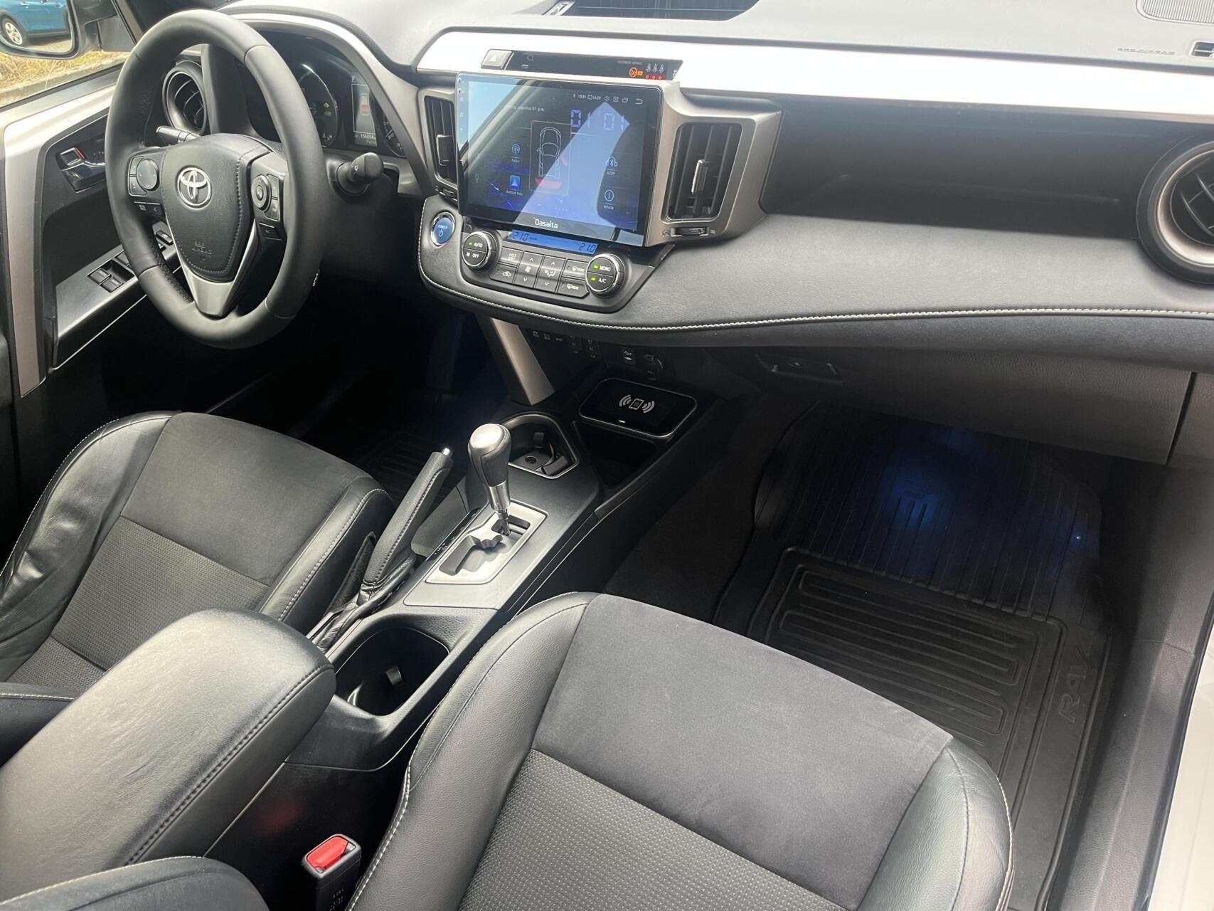 Toyota RAV4 2.5 Hybrid LEDER+360CAM+ACC+LED+KEYLESS+CARPLAY, Gebruikt, Wit, Bedrijf, Hybride Elektrisch/Benzine