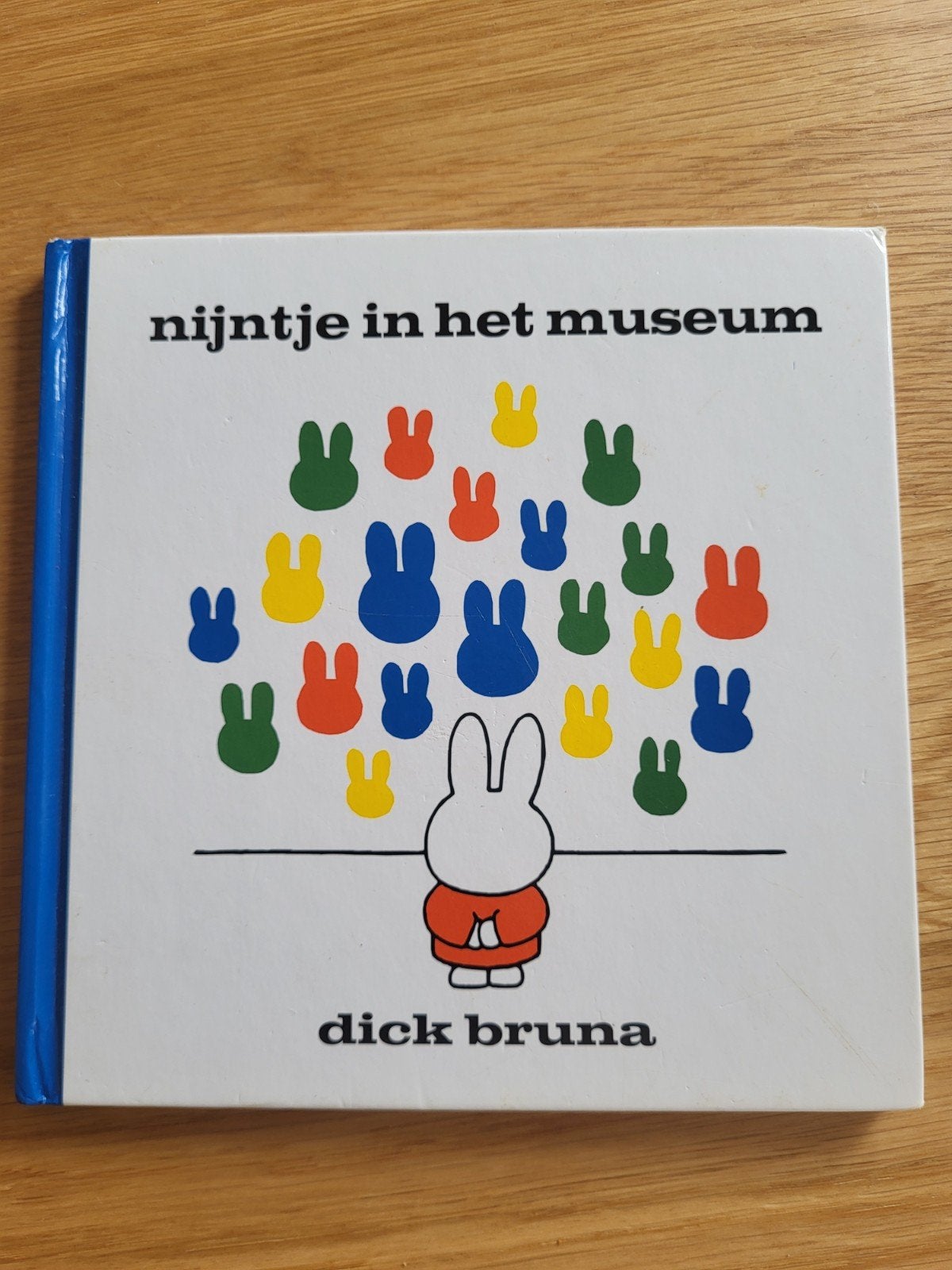 Nijntje in het museum - Dick Bruna (Zo goed als nieuw), Fictie algemeen, Jongen of Meisje, Ophalen of Verzenden, Zo goed als nieuw
