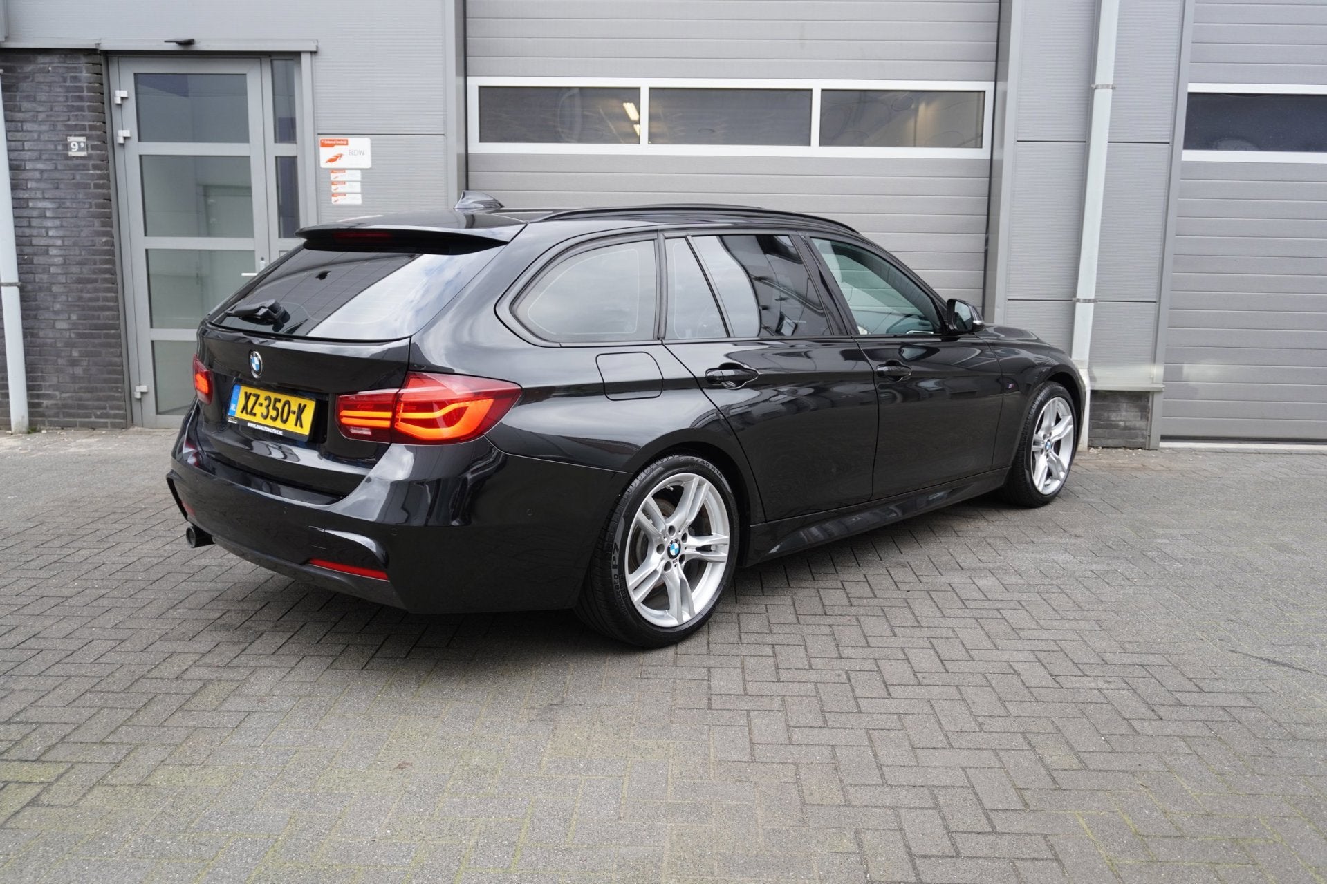 BMW 3-serie Touring 318i M Sport Edition, Auto's, Automaat, Dealer onderhouden, Gebruikt, 1465 kg