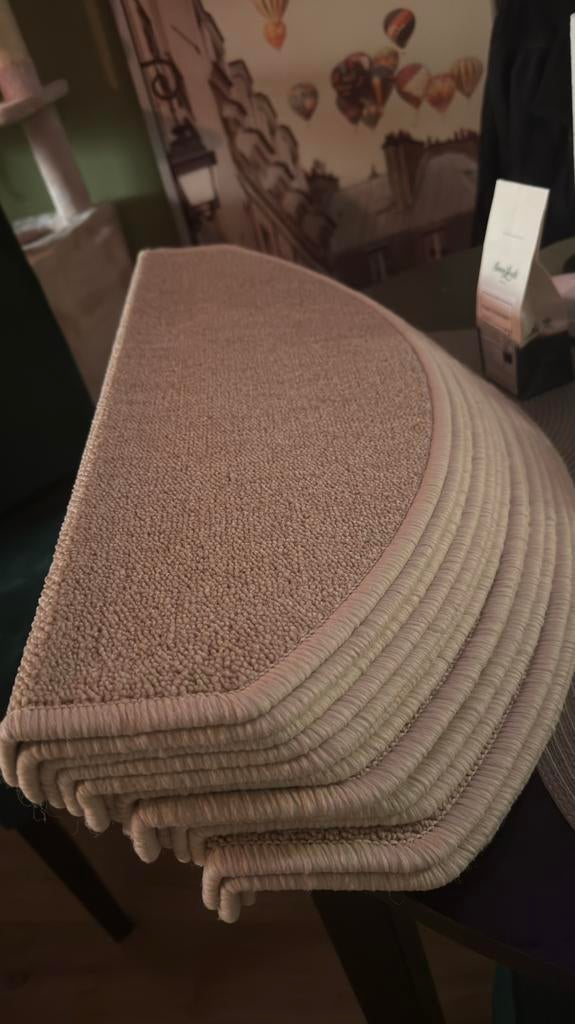 Nieuw ongebruikt Trapmatten zelfklevend 14 stuks, Huis en Inrichting, Minder dan 50 cm, Gebruikt, 50 tot 100 cm, Beige